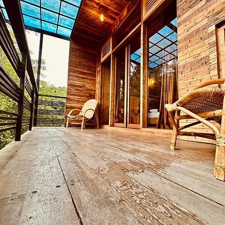 Winwood Ella Exterior foto