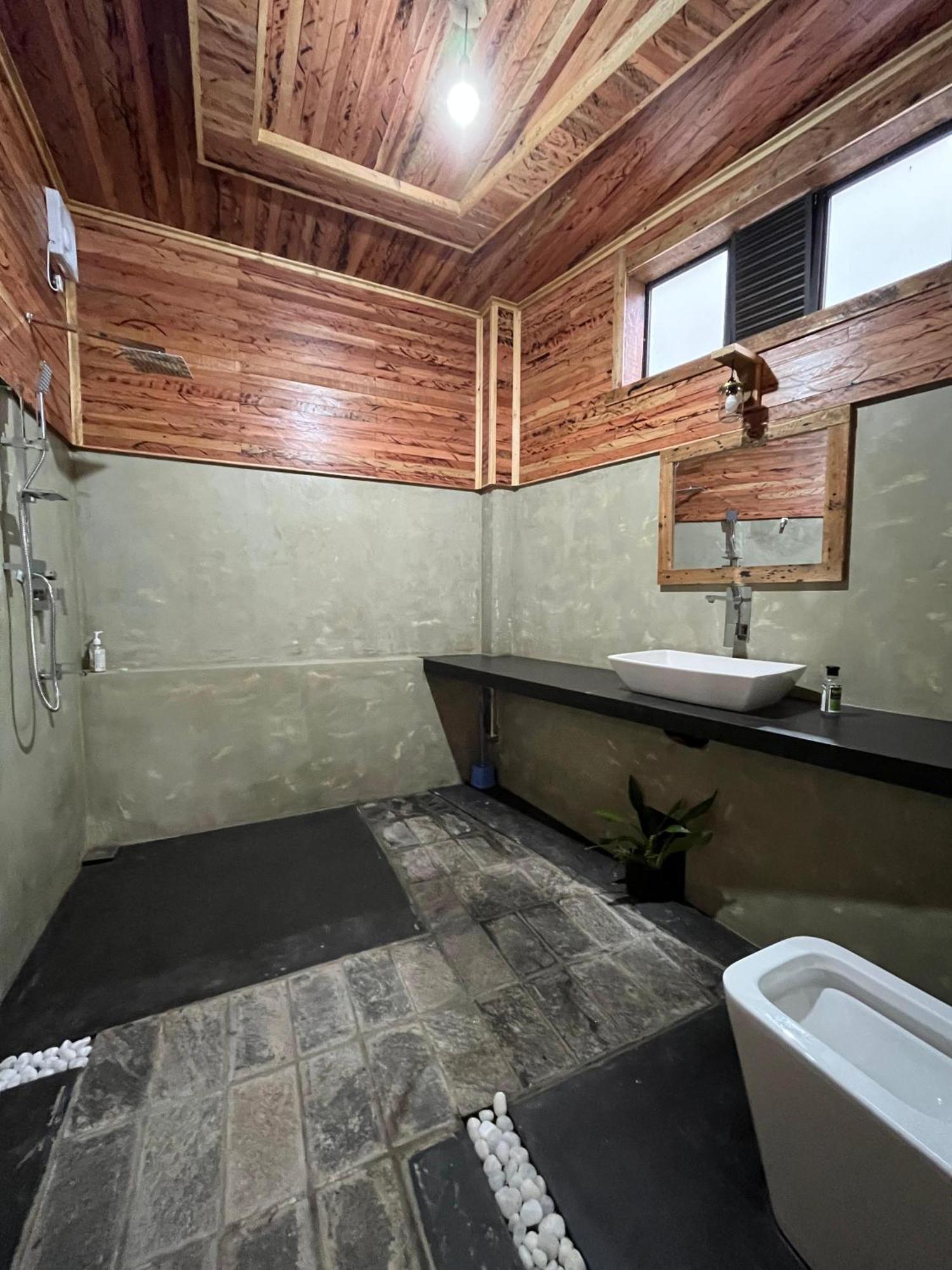 Winwood Ella Exterior foto